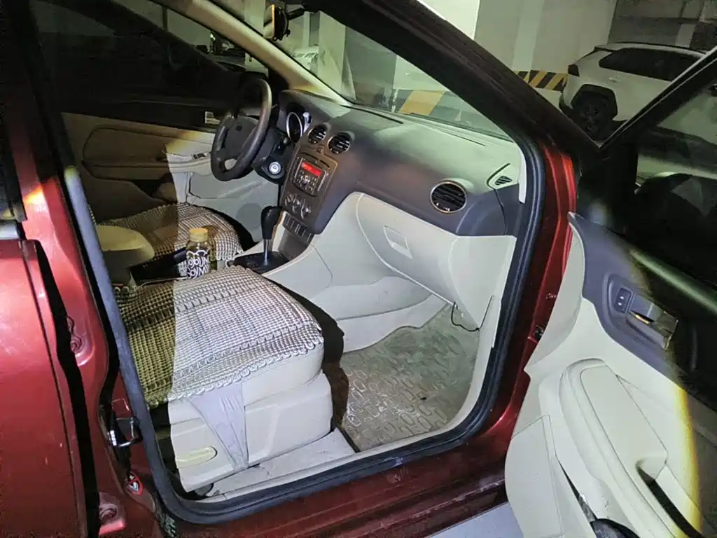 Ford Focus 2011 2011 Hatchback 1.8L Automatic Fashion