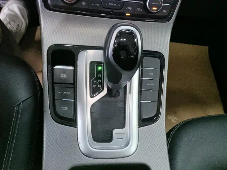 Photo 16 - Geely Emgrand GS