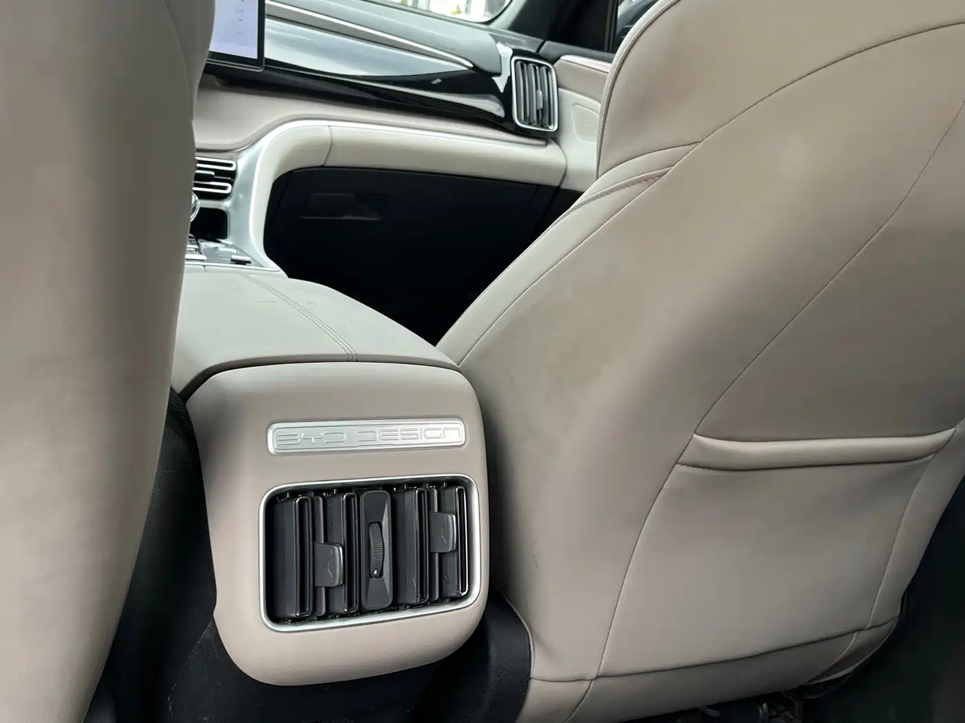 BYD Song Pro New Energy 2024 Glory Edition DM-i 71KM Surpassing фото 15
