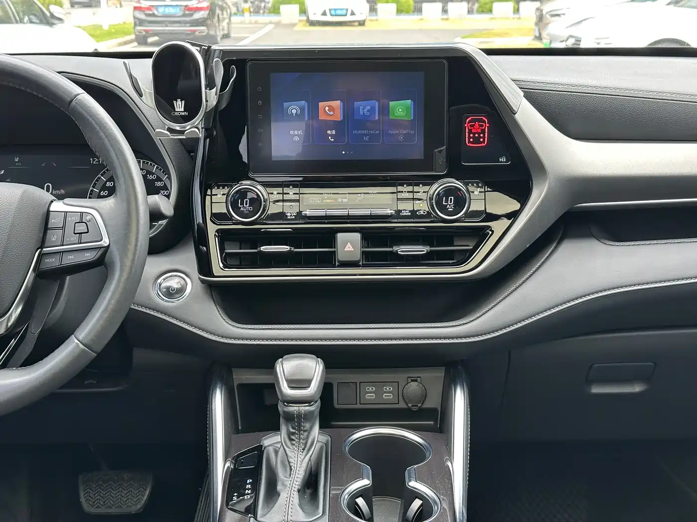 Toyota Crown Kluger 2023 2.5L HEV AWD Luxury Edition фото 8