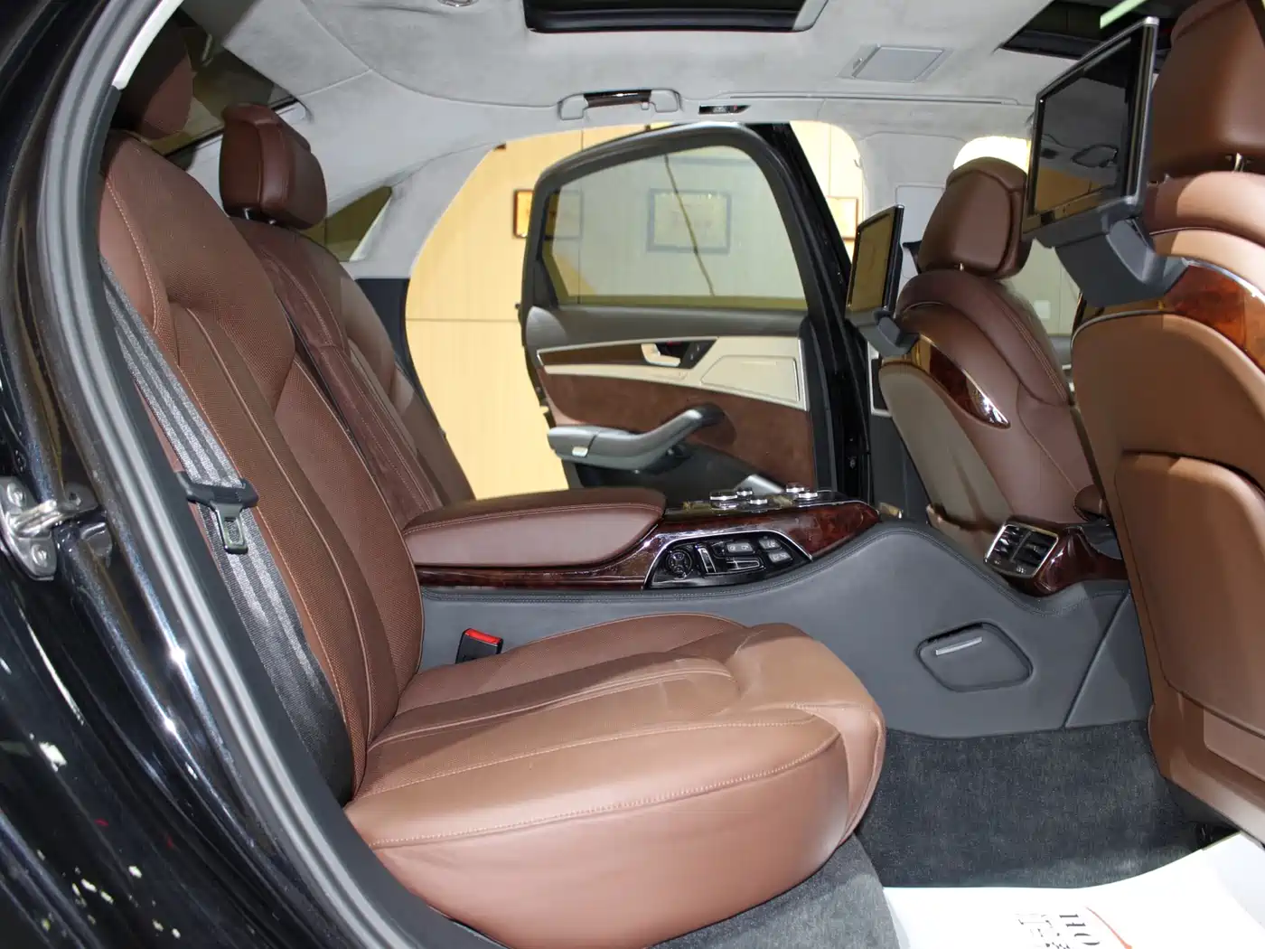 Audi A8 2013 A8L 6.3 FSI W12 quattro Exclusive фото 13