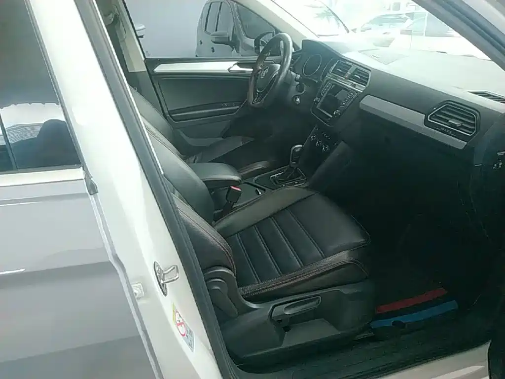 Фото 25 - Volkswagen Tiguan
