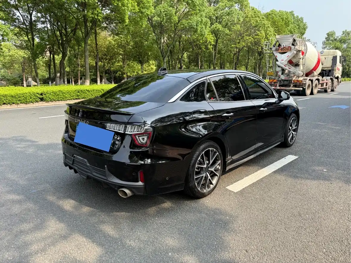 Lynk & Co 03 2018 1.5TD DCT Power Pro Version China V фото 4