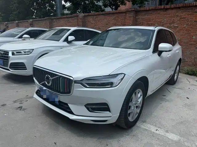  Volvo Volvo XC60 2021 T5 AWD Momentum