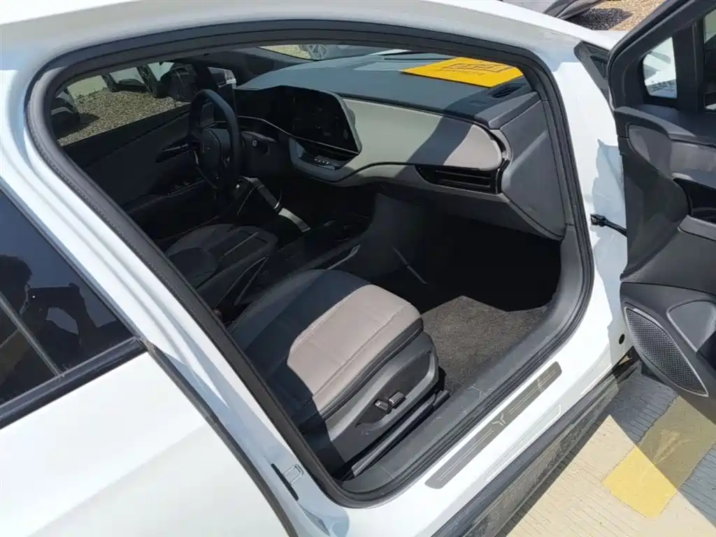 Hongqi EH7 2024 Model 760 Pro+ AWD фото 11