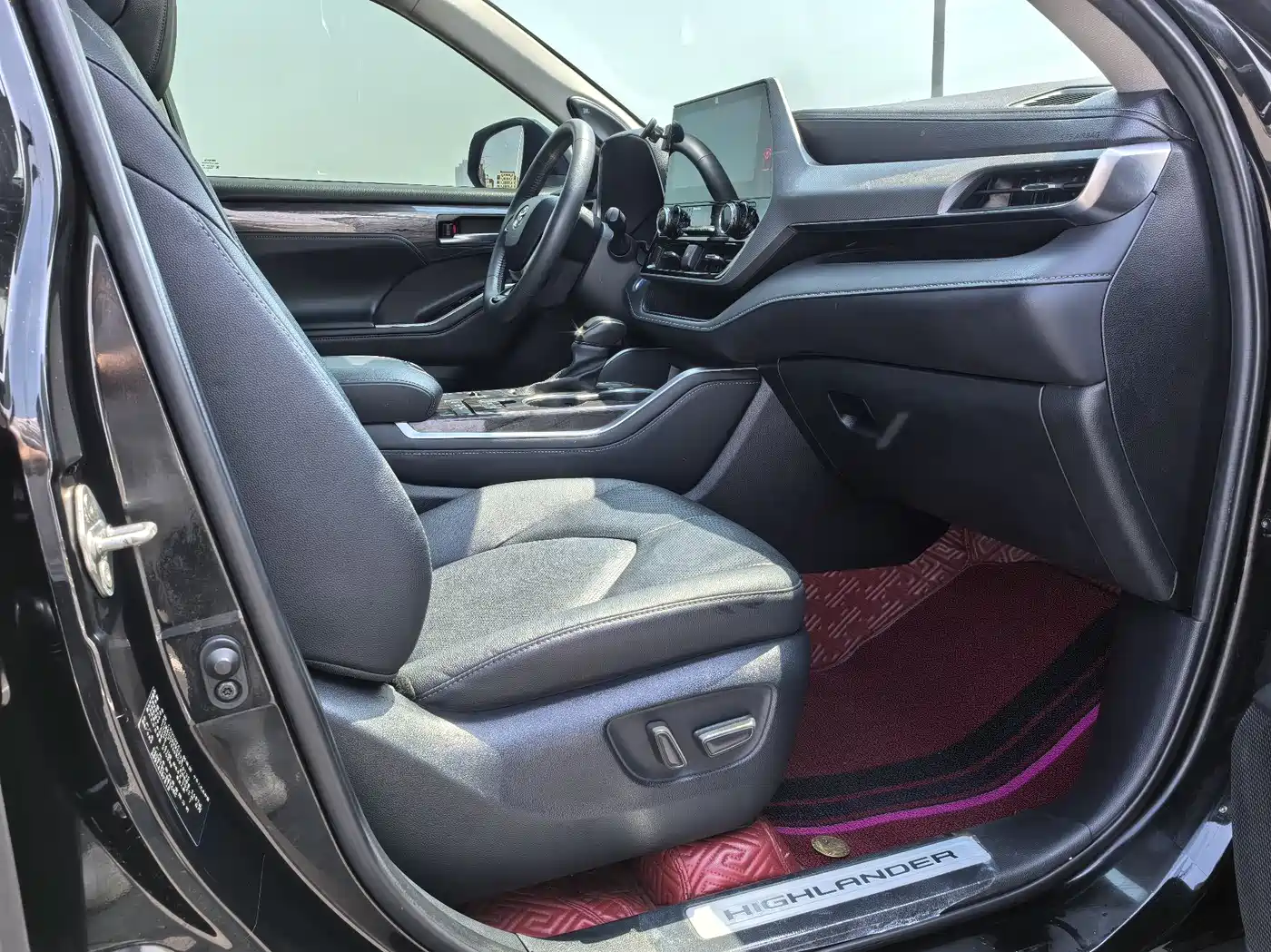 Toyota Highlander 2022 Dual Engine 2.5L 4WD Supreme Edition 7-Seater фото 8