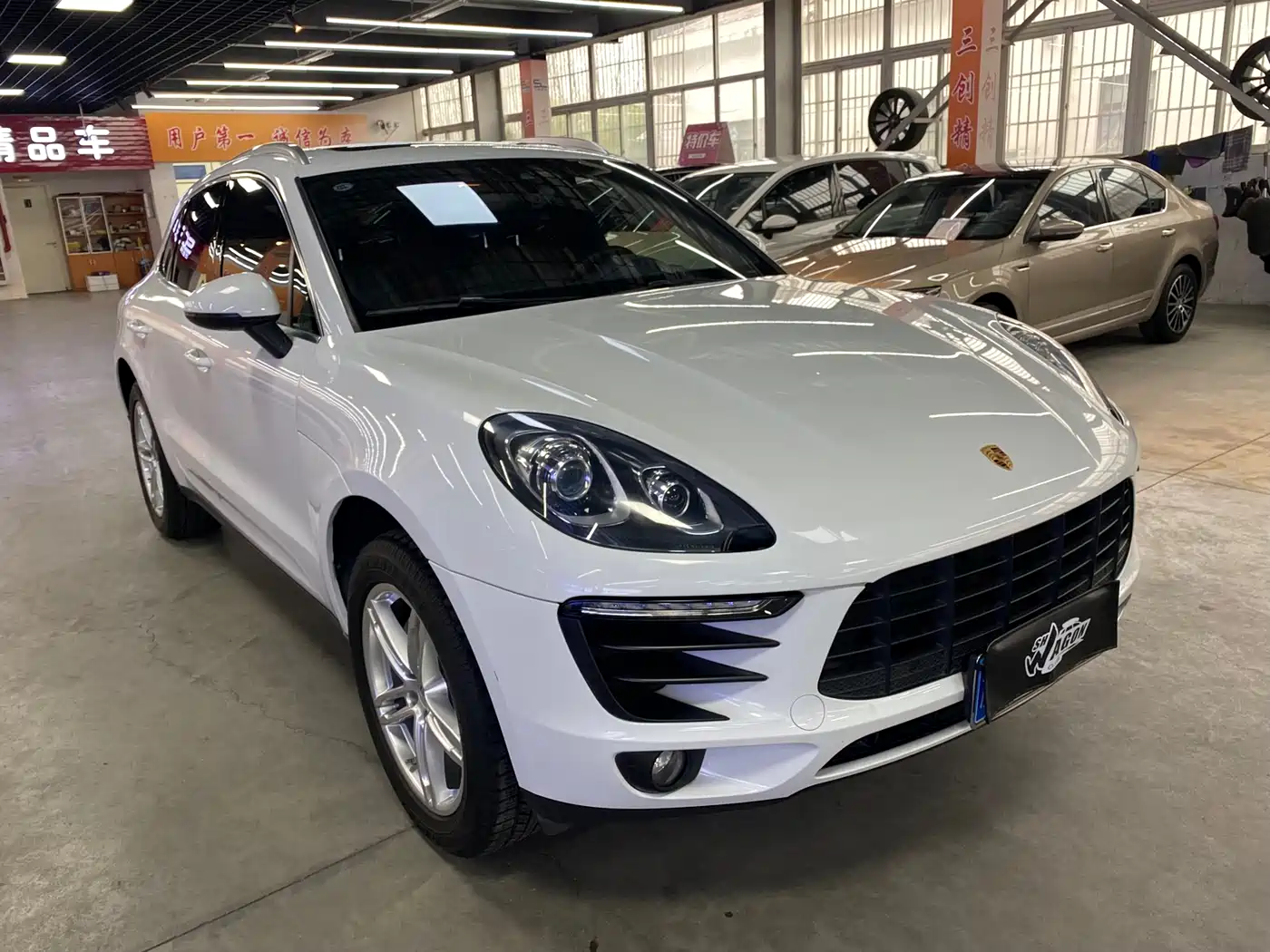 Porsche Macan 2017 Macan 2.0T фото 3