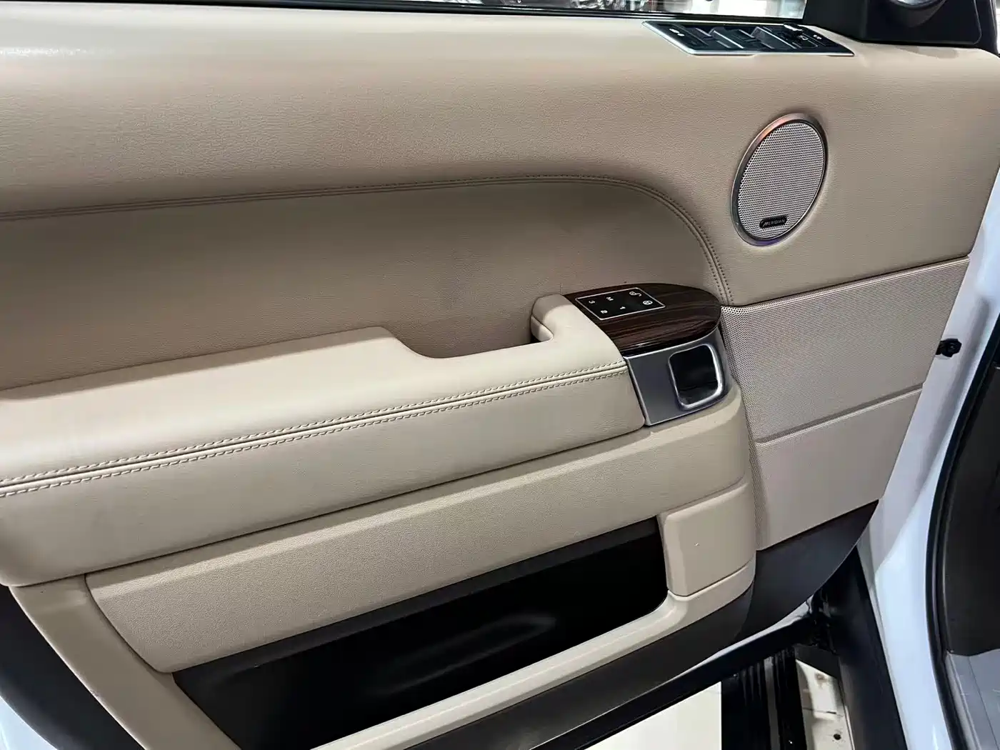 Land Rover Range Rover 2014 3.0 SC V6 Vogue фото 9