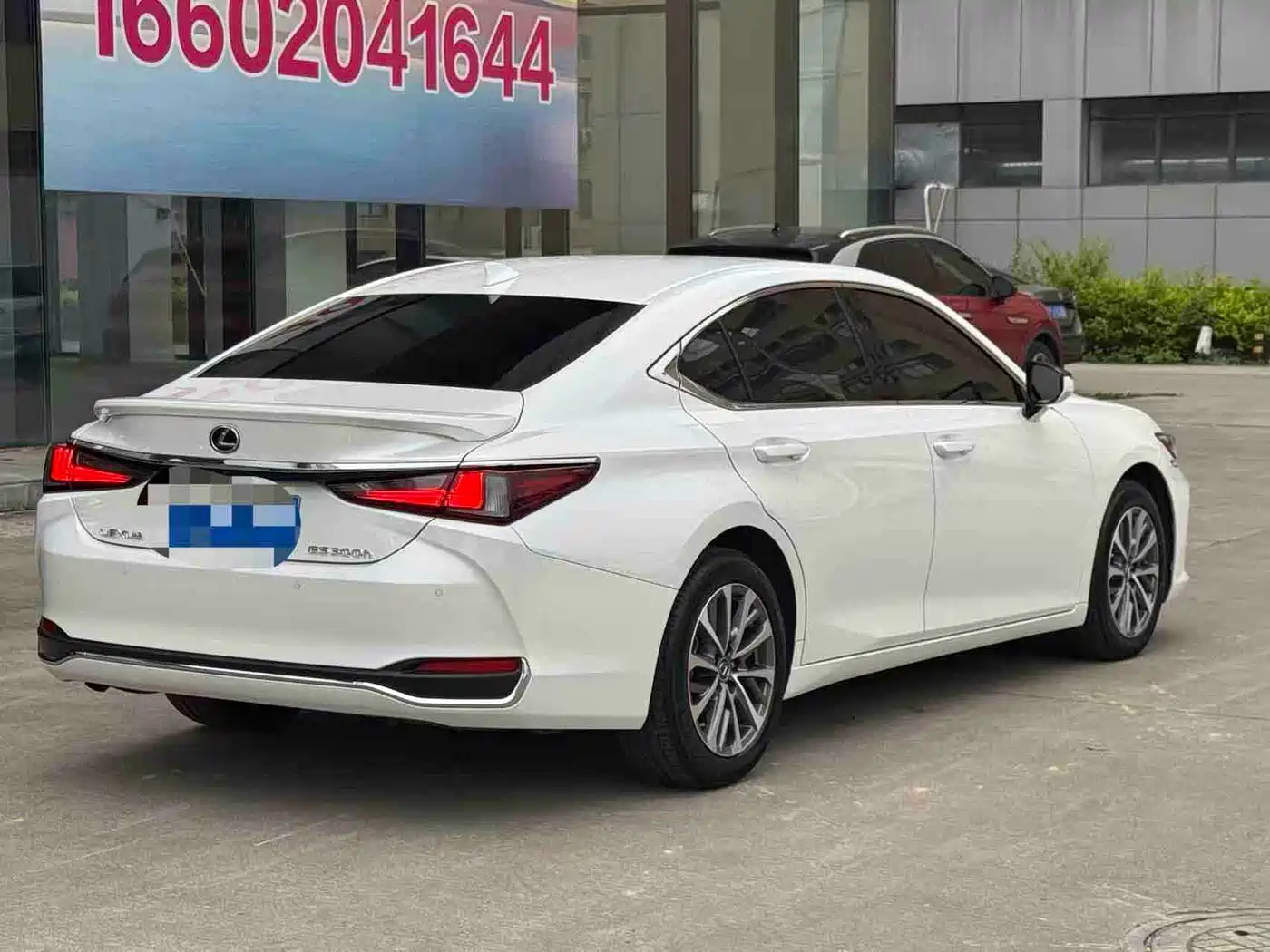 Lexus ES 2022 300h Excellence Edition фото 8