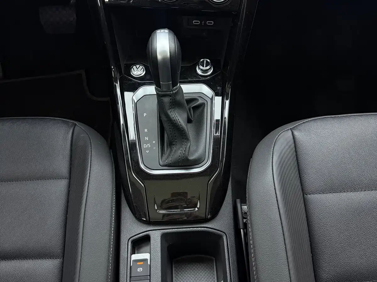 Volkswagen T-ROC 2022 280TSI DSG 2WD Comfort PLUS фото 11