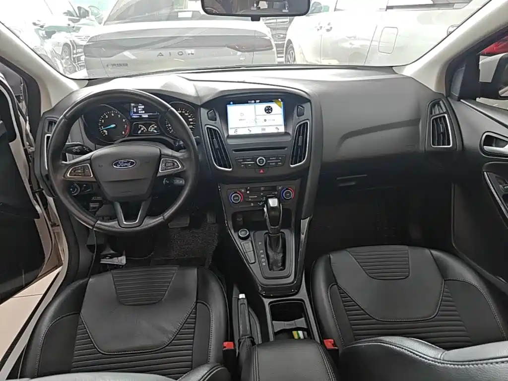 Фото 6 - Ford Focus