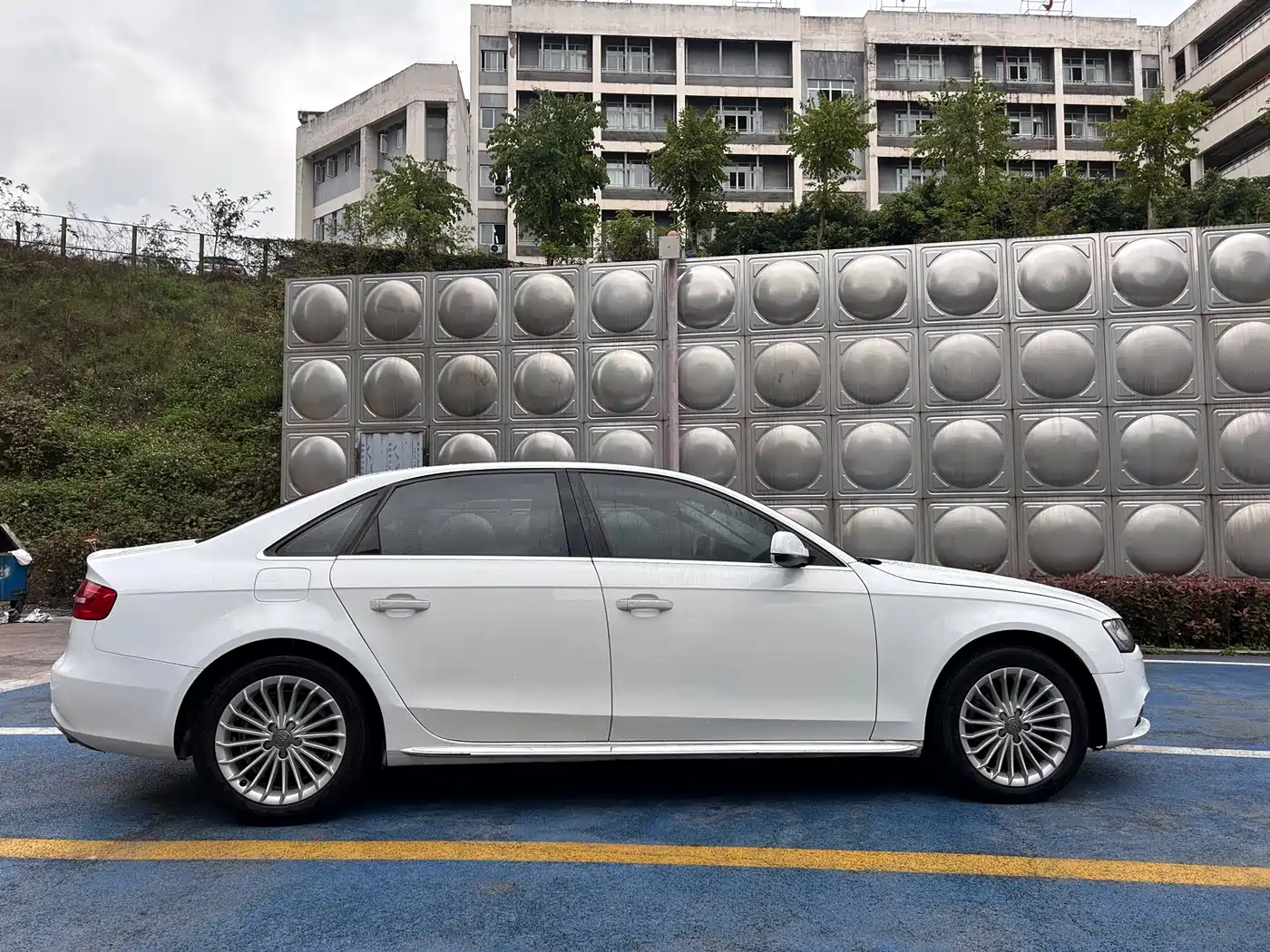 Audi A4L 2016 35 TFSI Collector's Edition S line Comfort фото 4