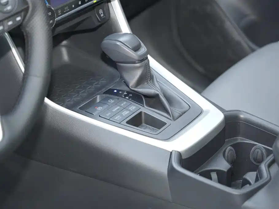 Toyota RAV4 Rongfang 2021 2.0L CVT 4WD Trend фото 13