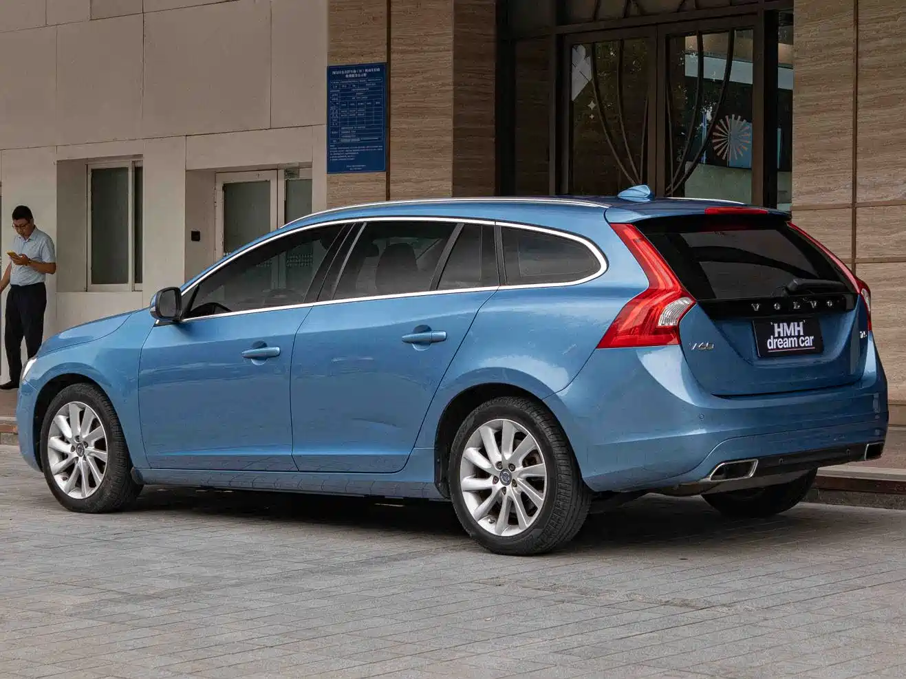 Фото 8 - Volvo V60