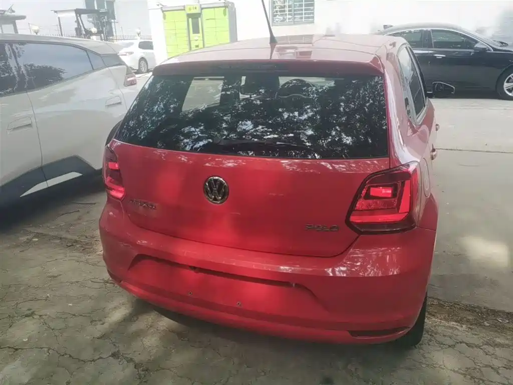 Volkswagen Polo 2016 1.4L Automatic Trend фото 6
