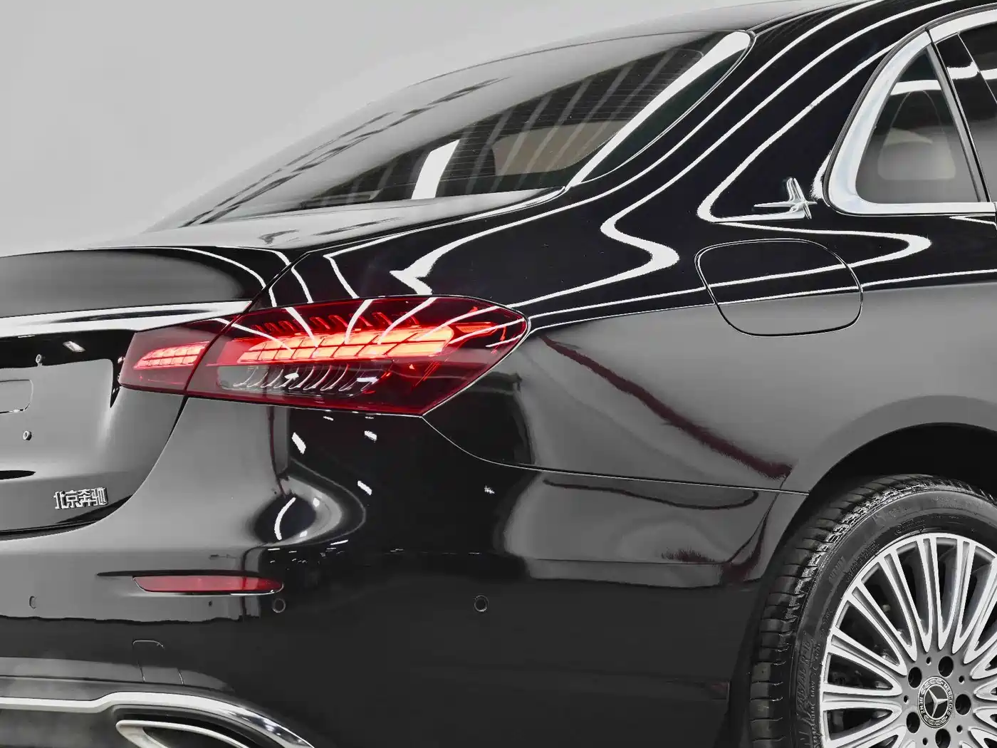 Mercedes-Benz E-Class 2022 E 300 L Fashion фото 10