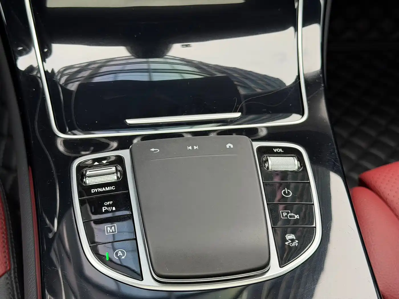 Mercedes-Benz GLC Coupe 2023 Model GLC 260 4MATIC Coupe SUV фото 11
