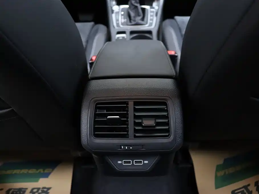 Volkswagen Golf 2019 280TSI DSG Luxury (China V) фото 20