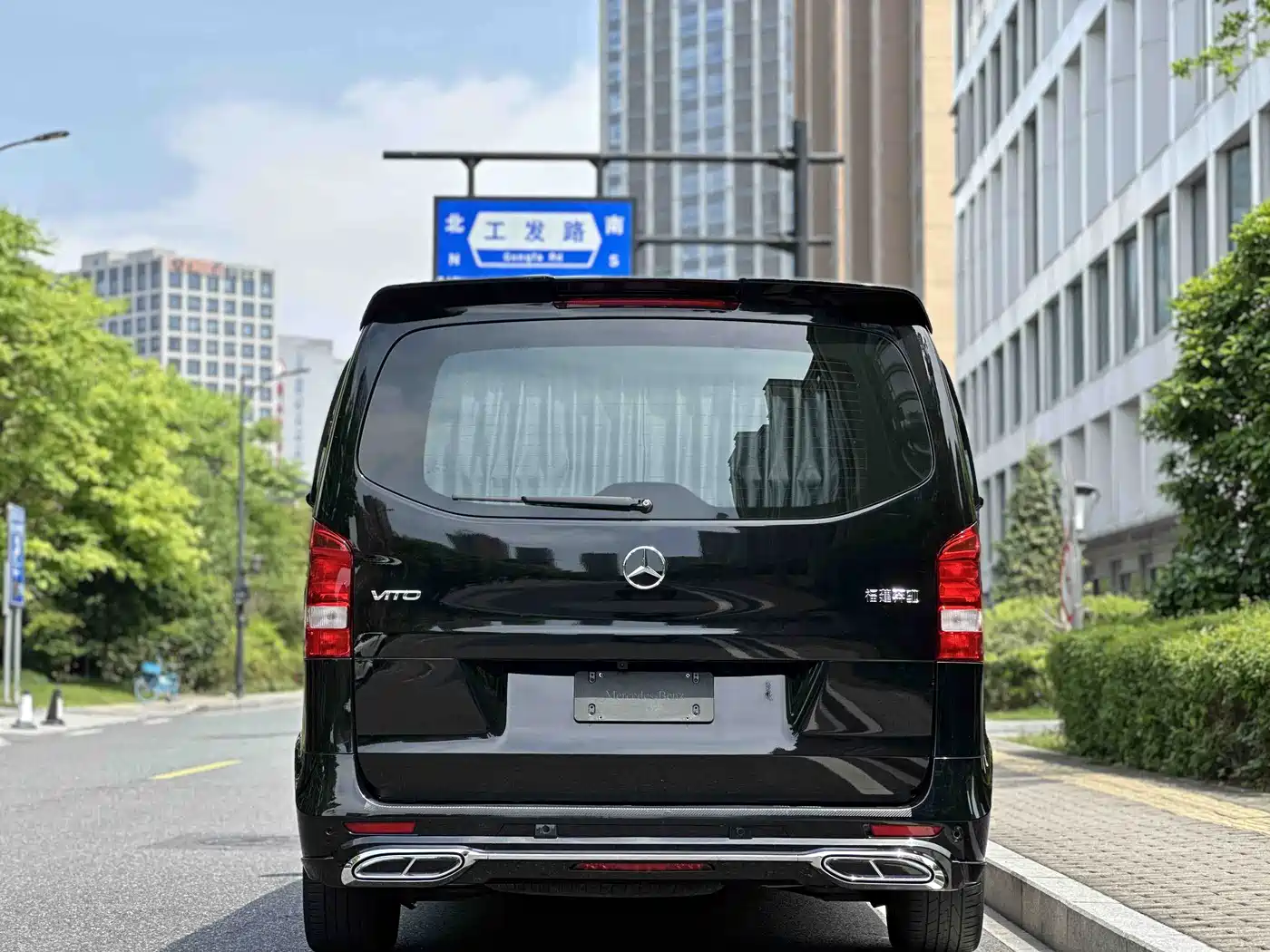 Mercedes-Benz Vito 2023 2.0T Business 7-Seater фото 5