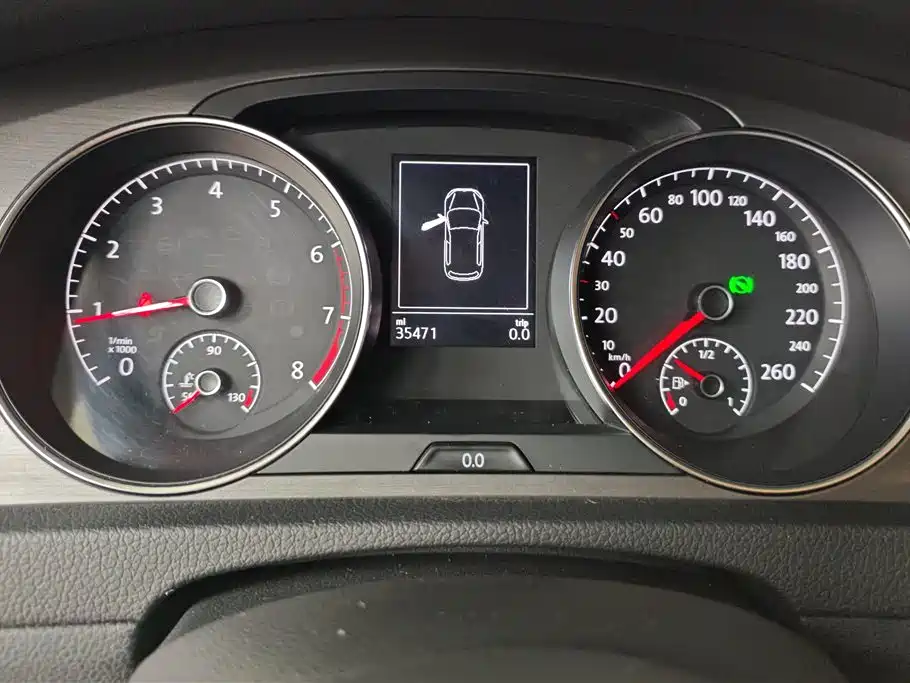 Volkswagen Golf 2016 1.6L Automatic Comfort фото 14
