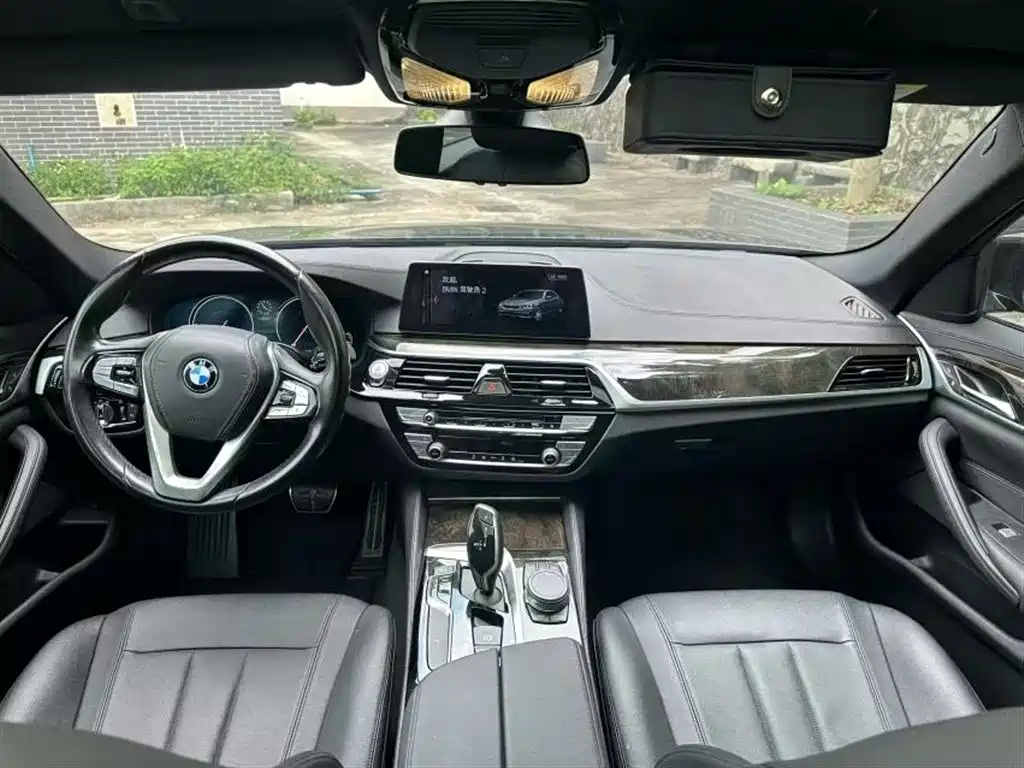 BMW 5 Series 2018 525Li M Sport Package фото 6