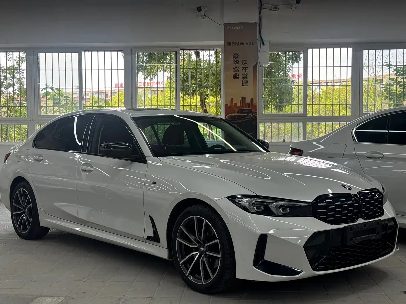 BMW 3 Series 2024 325Li M Sport Package фото 3