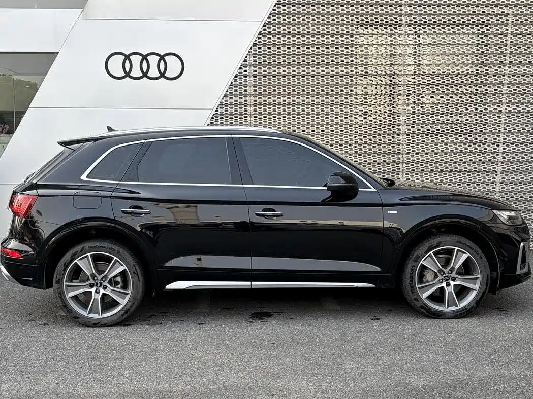 Audi Q5L 2022 45T Luxury Dynamic фото 3