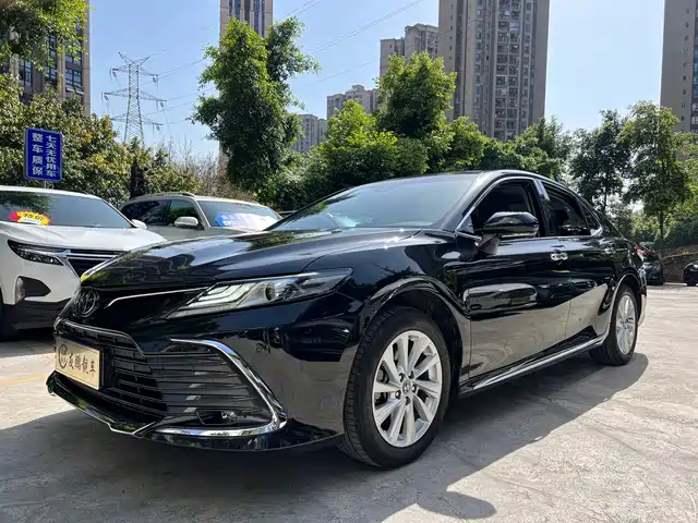 Toyota Camry 2.0G, Люкс