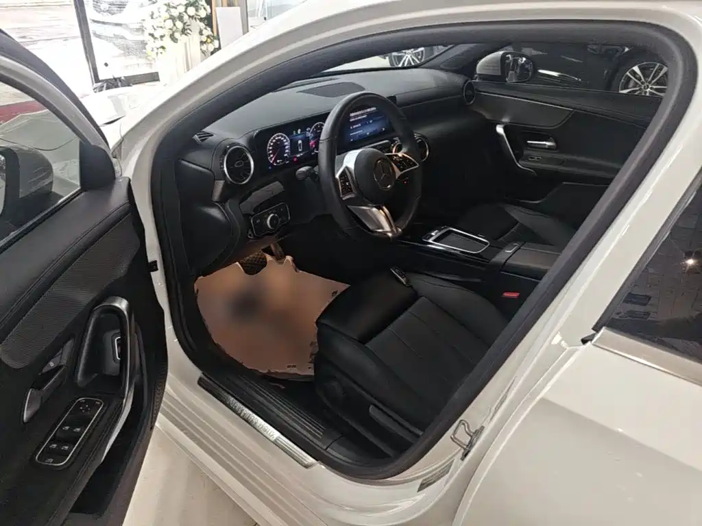 صورة 16 - Mercedes-Benz A-Class