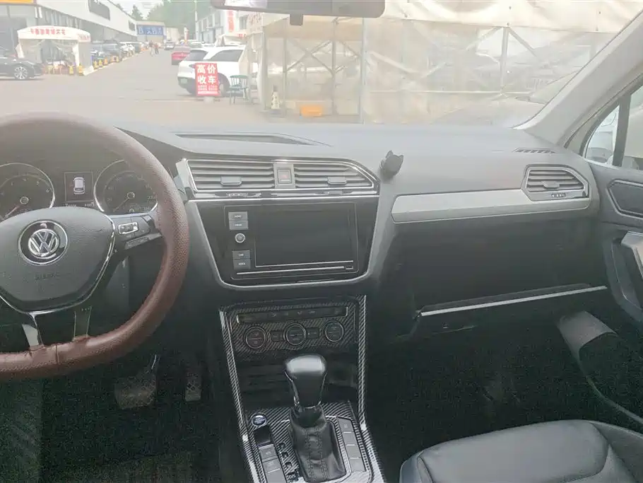 Volkswagen Tiguan L 2019 330TSI Auto 2WD Panorama Comfort Edition China V фото 13