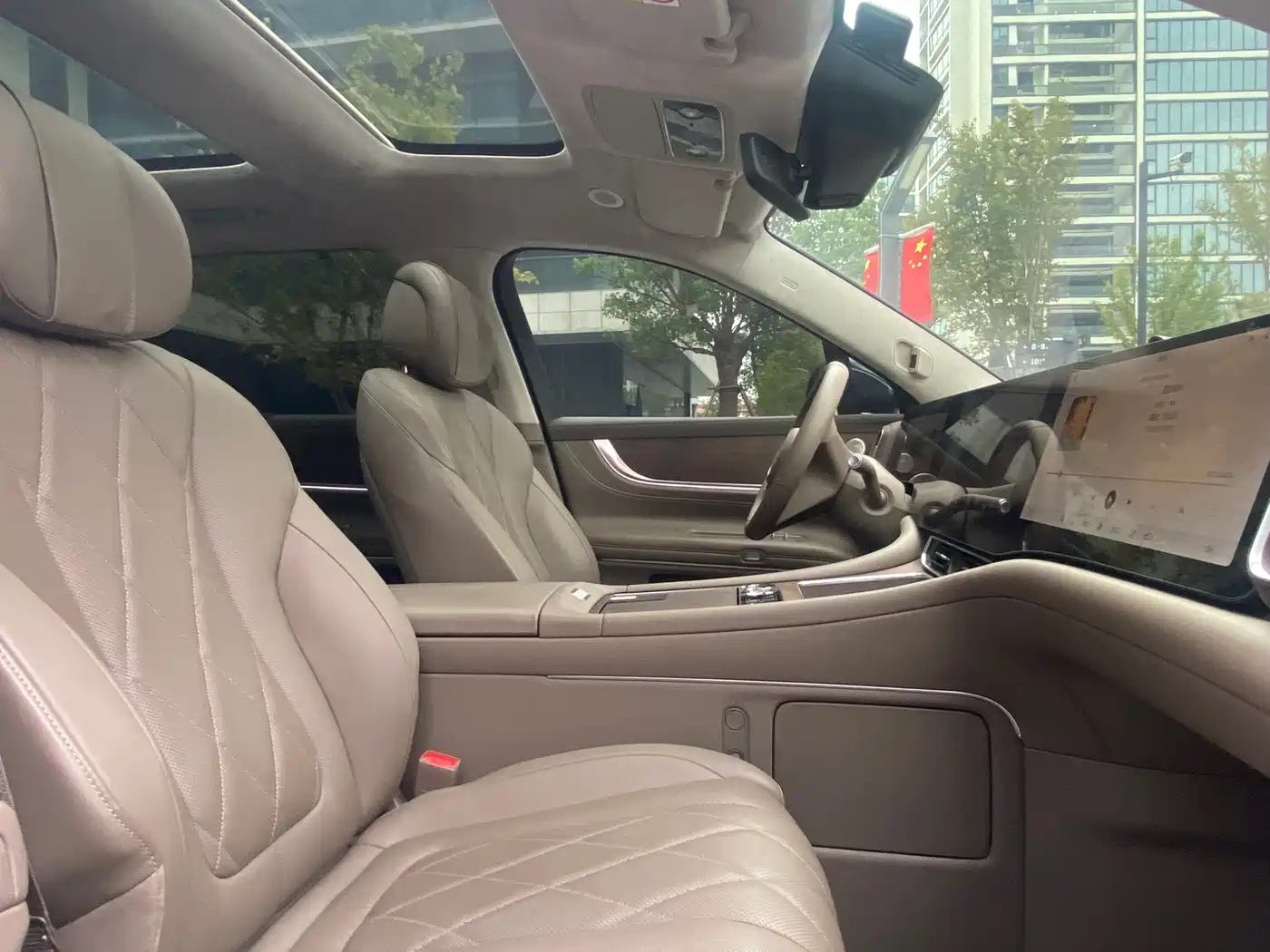 AITO Wenjie AITO M9 2024 Pure Electric Max Edition 100kWh 6-Seater фото 15