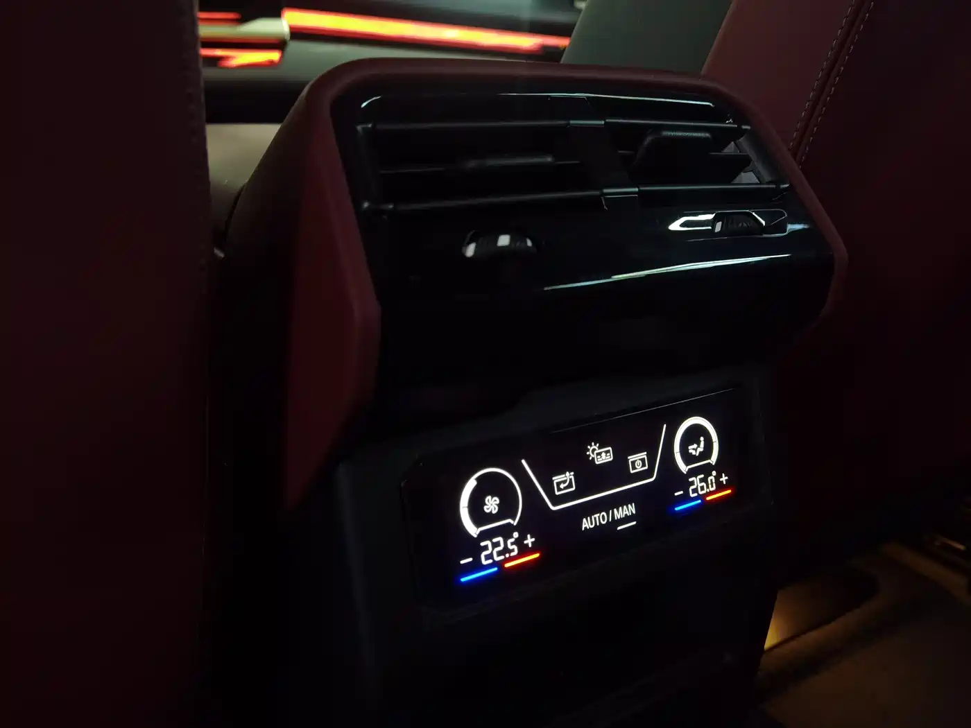 BMW 5 Series 2025 530Li Premium M Sport Package фото 14