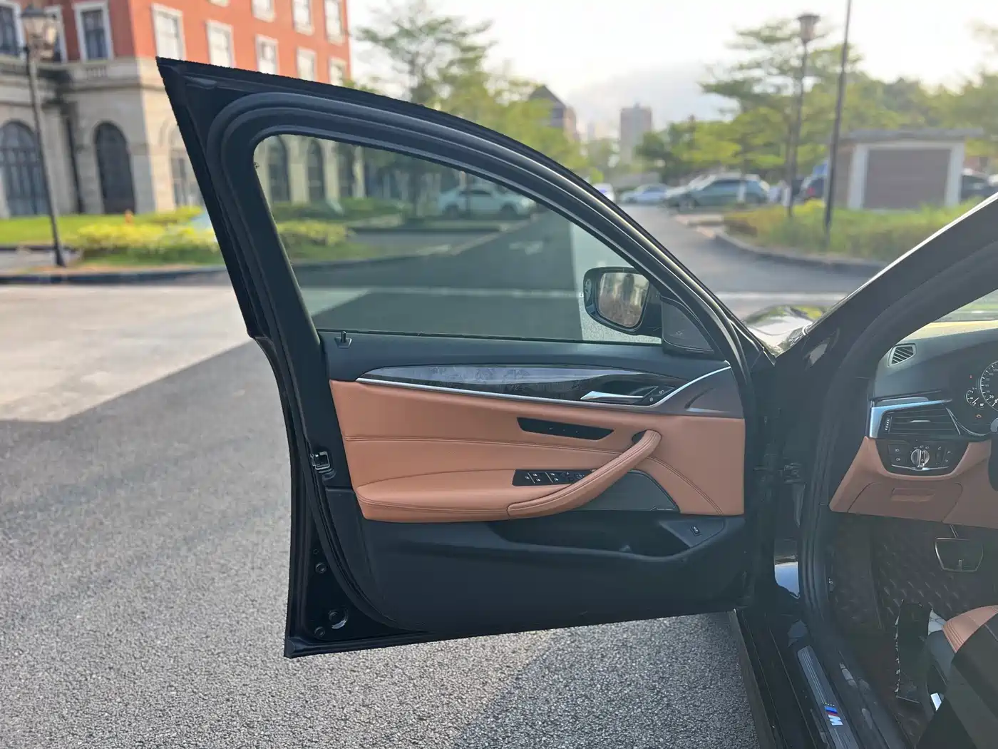 BMW 5 Series 2018 530Li Leading M Sport Package фото 8