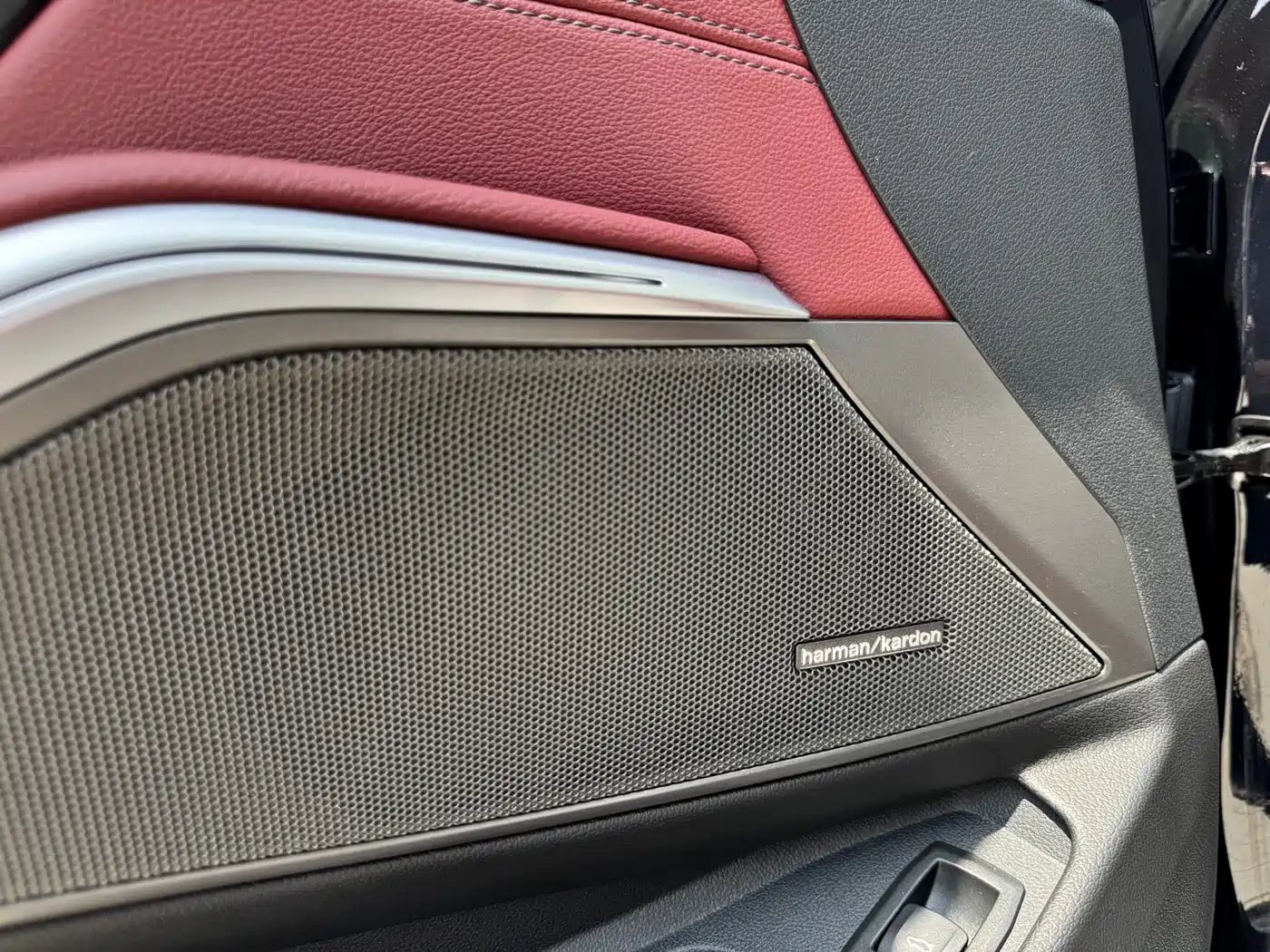 BMW 3 Series 2024 325Li M Sport Shadowline Package фото 18
