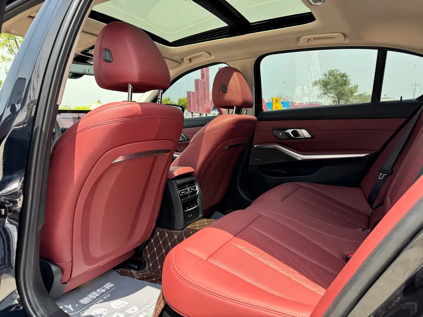 BMW 3 Series 2024 325Li M Sport Shadowline Package фото 11