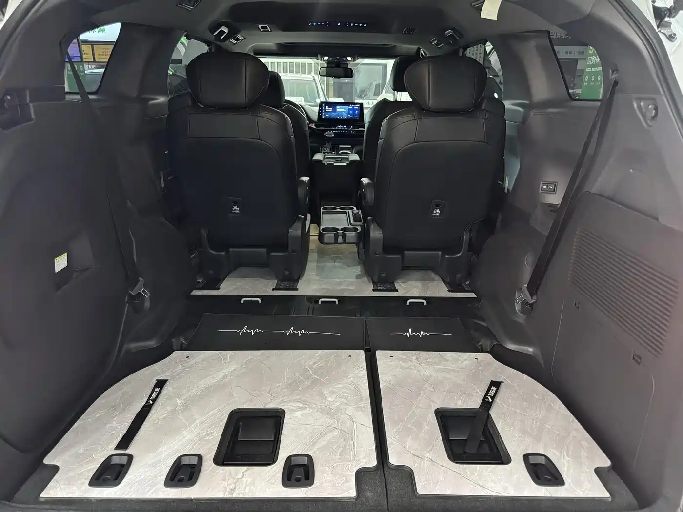 Toyota Sienna 2021 2.5L Hybrid Premium Edition фото 7