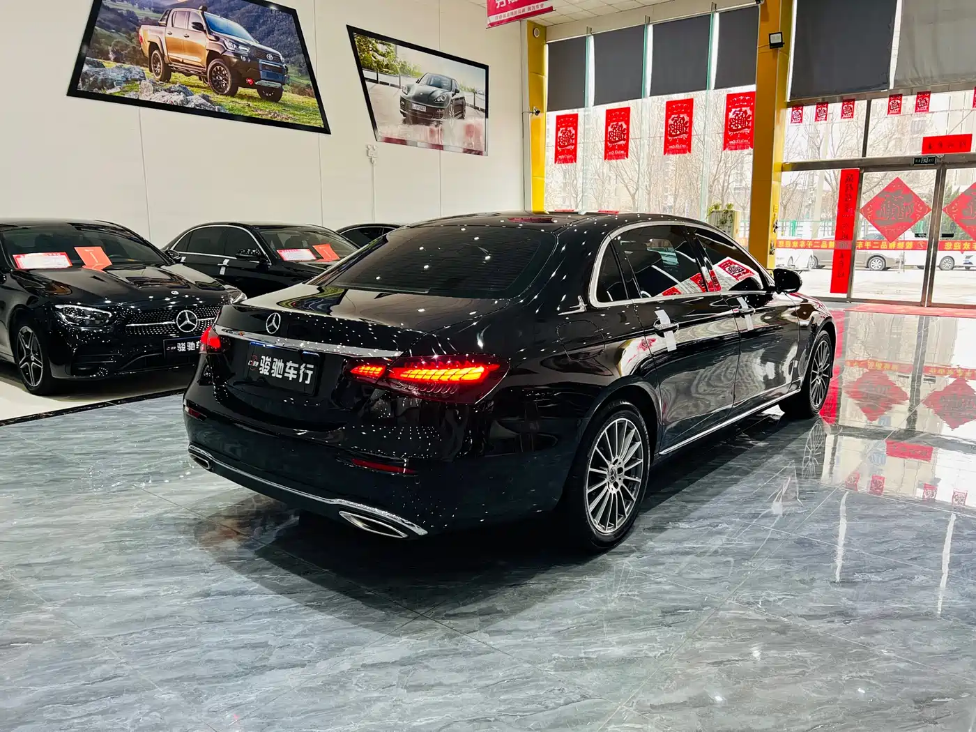 MERCEDES-BENZ E CLASS