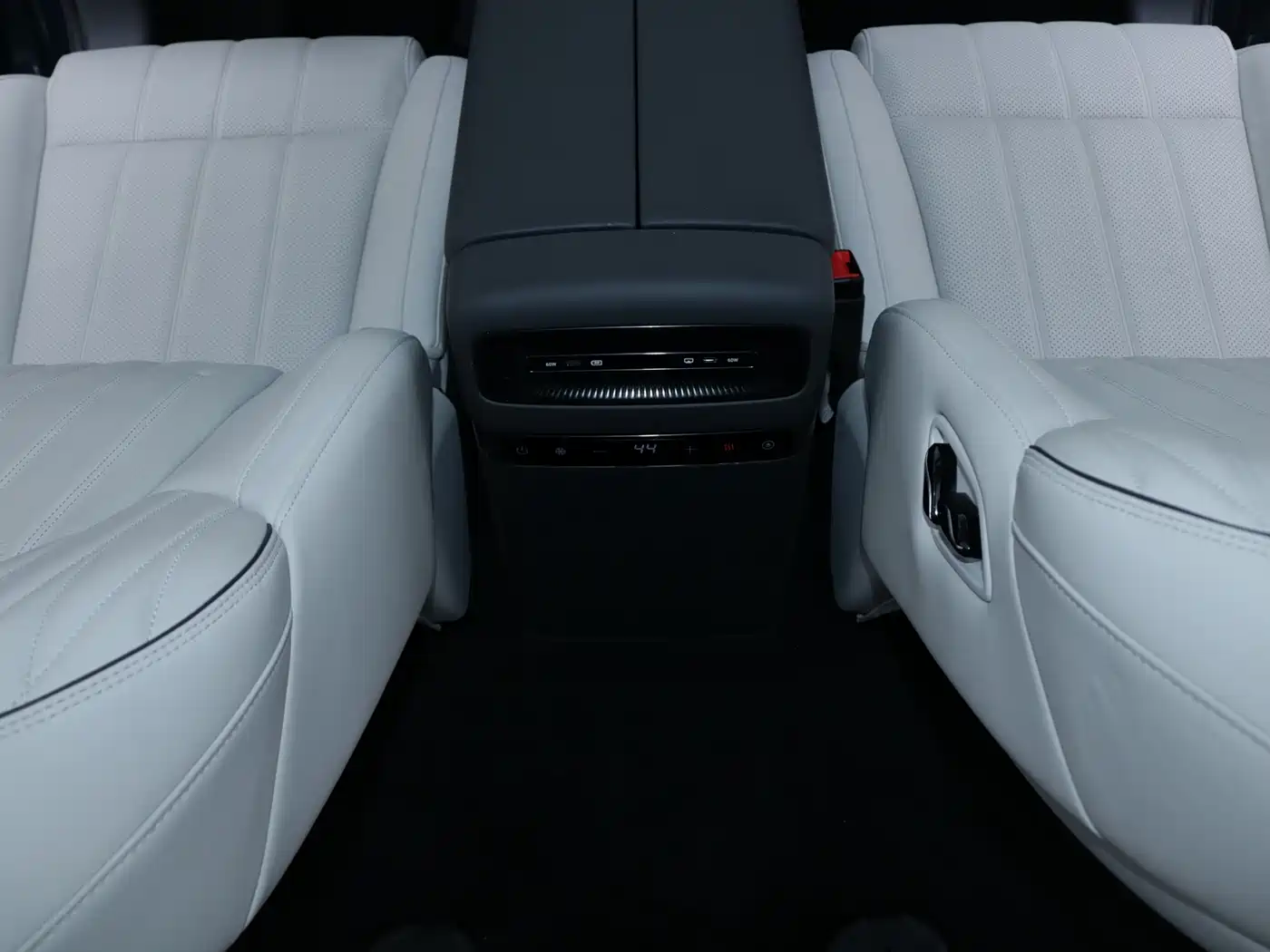 Voyah Auto Voyah Dreamer 2025 PHEV AWD Flagship Kunpeng Edition фото 17