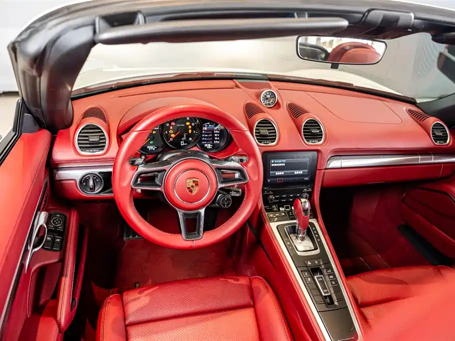 PORSCHE 718