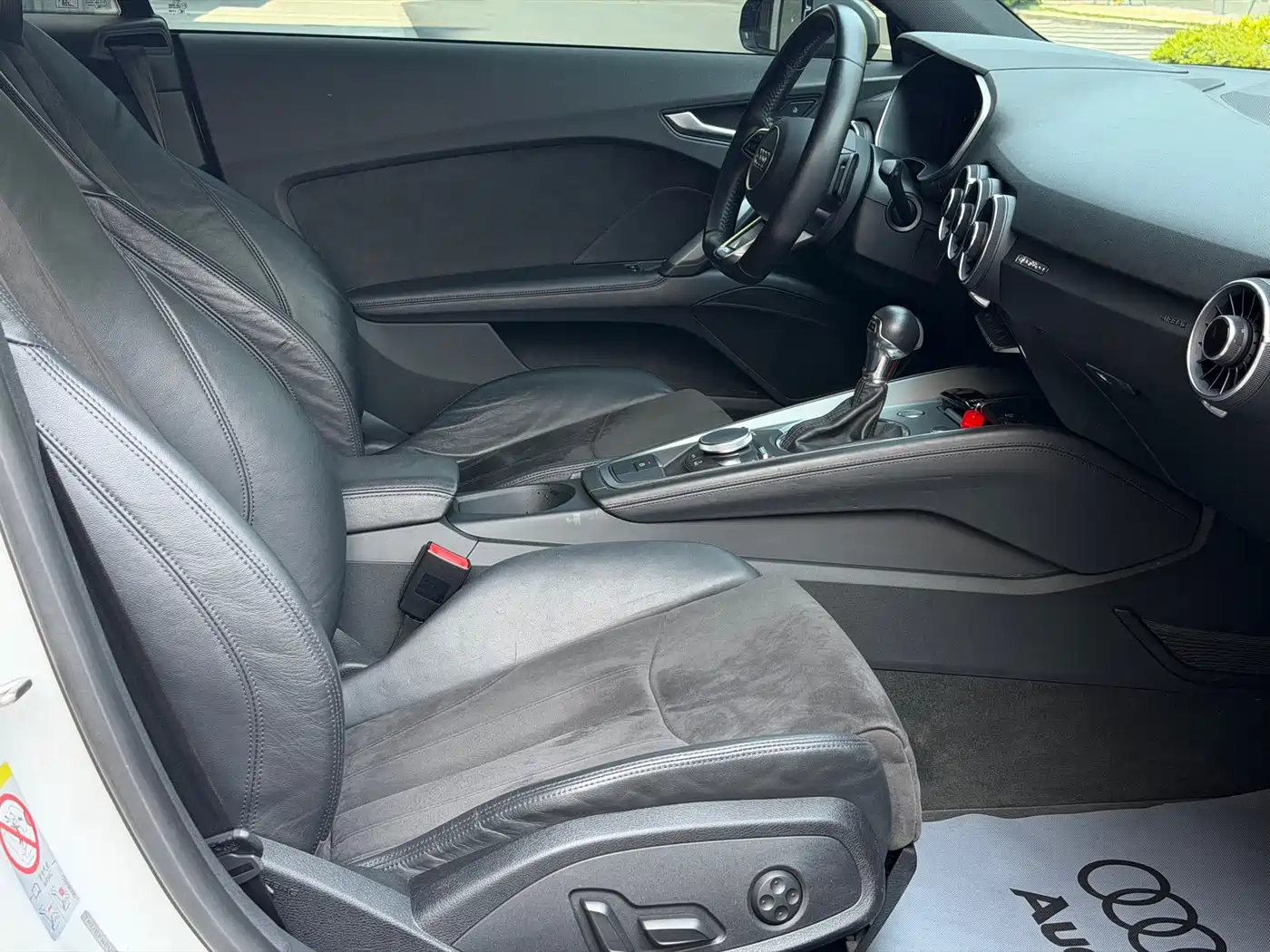 Audi TT 2015 TT Coupe 45 TFSI quattro фото 11