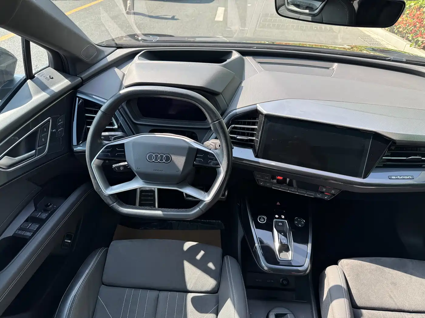 Audi Q5 e-tron 2022 50 e-tron quattro Glory Edition Mecha Suit Sun Chaser Version фото 14