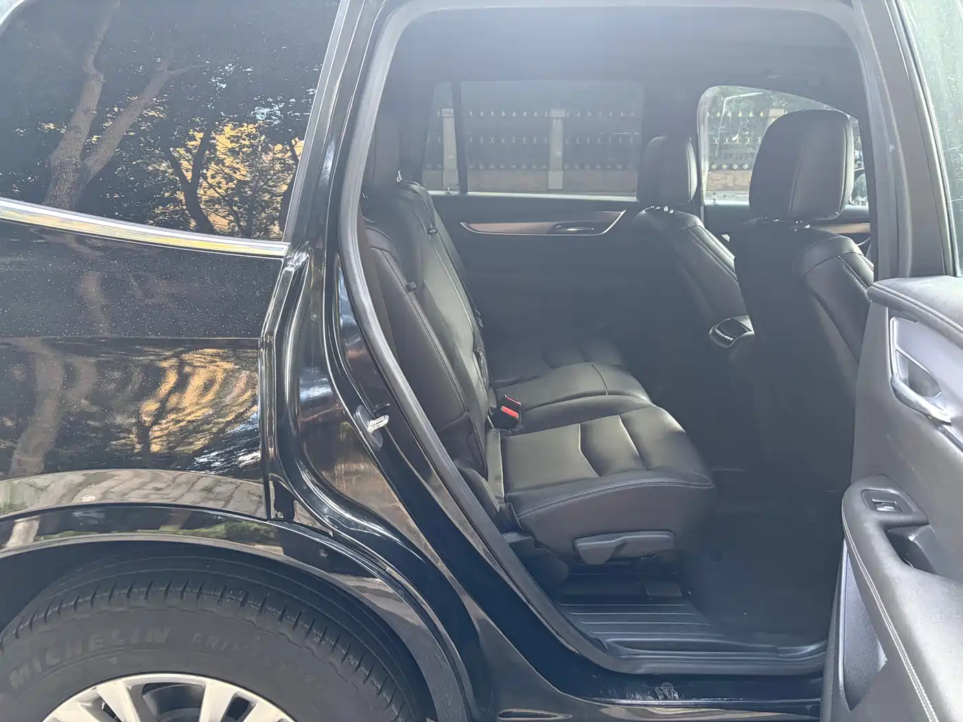 Фото 6 - Cadillac XT6