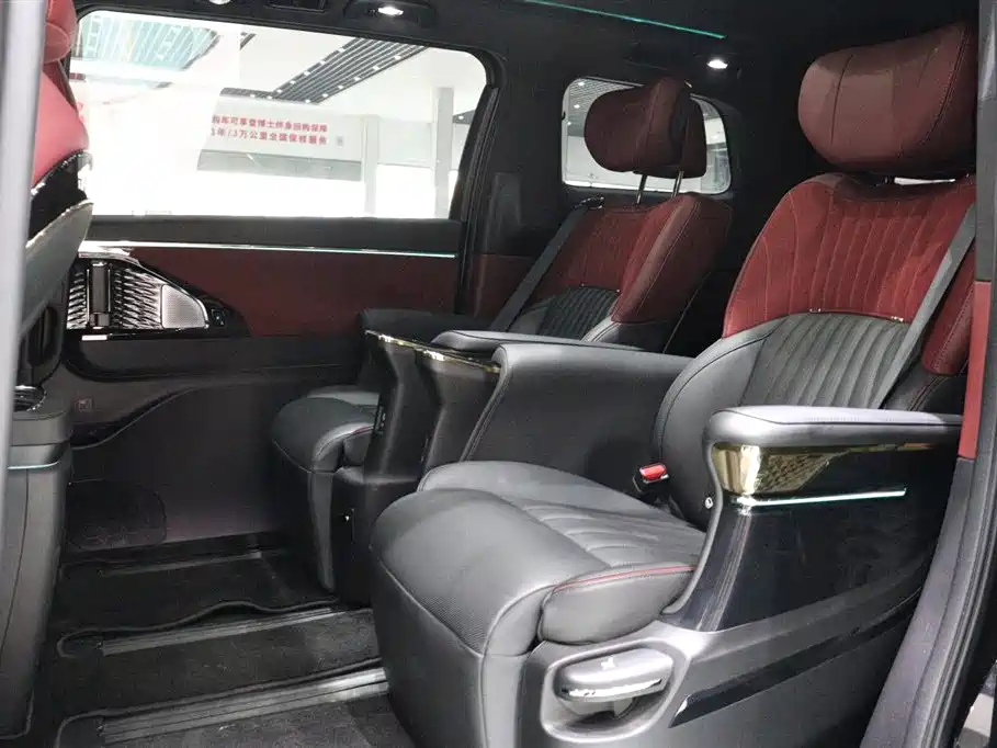 GAC Trumpchi Trumpchi M8 2024 Patriarch Series 400T Ultimate Edition фото 8