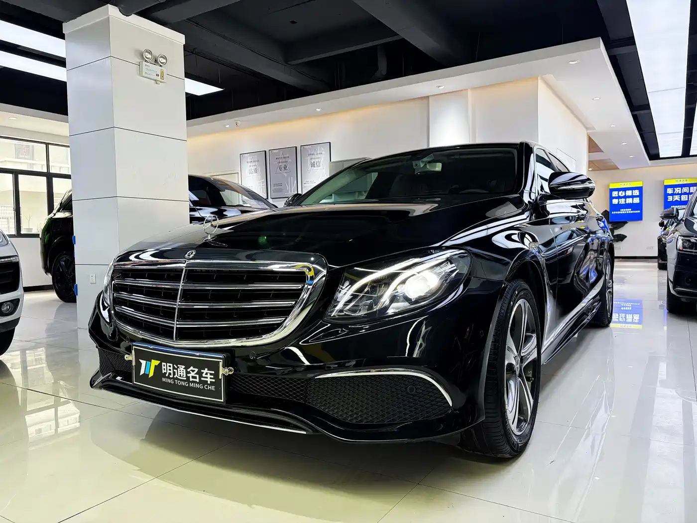 MERCEDES-BENZ E CLASS