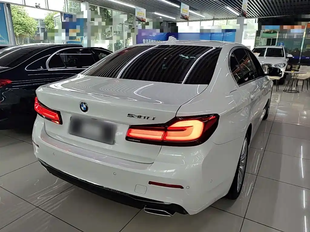 BMW 5-SERIES