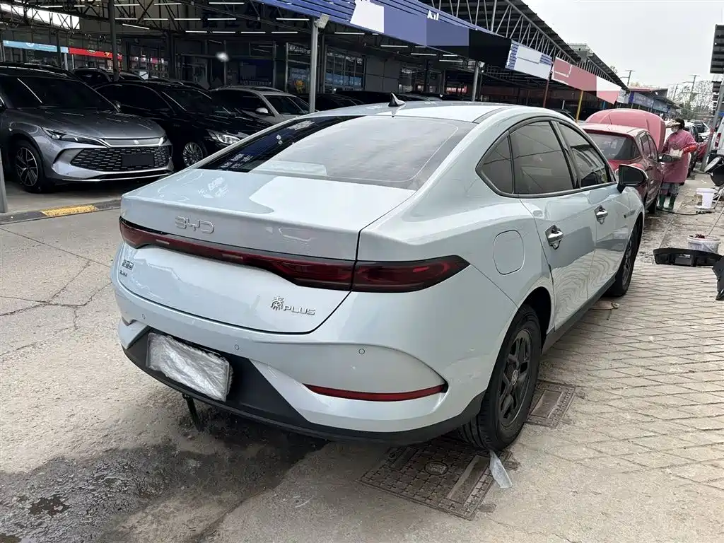 BYD Qin PLUS 2025 DM-i Smart Drive 55KM Leader фото 4
