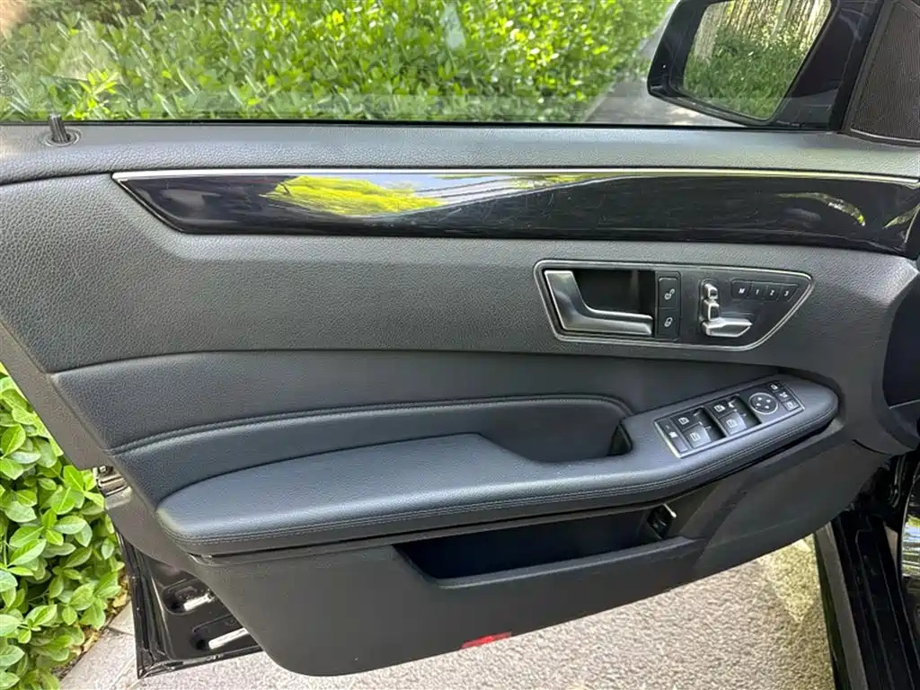 Mercedes-Benz E-Class 2015 E 260 L Sport фото 2