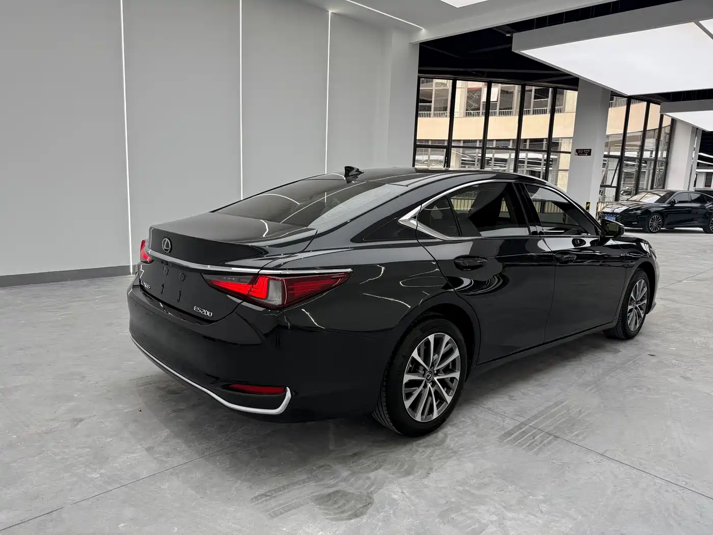 Lexus ES 2022 200 Excellence Edition фото 15
