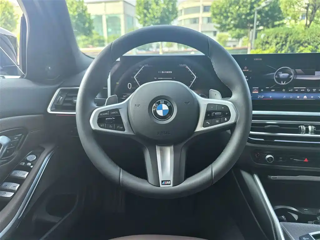 BMW 3 Series 2024 325i M Sport Shadowline Package фото 12