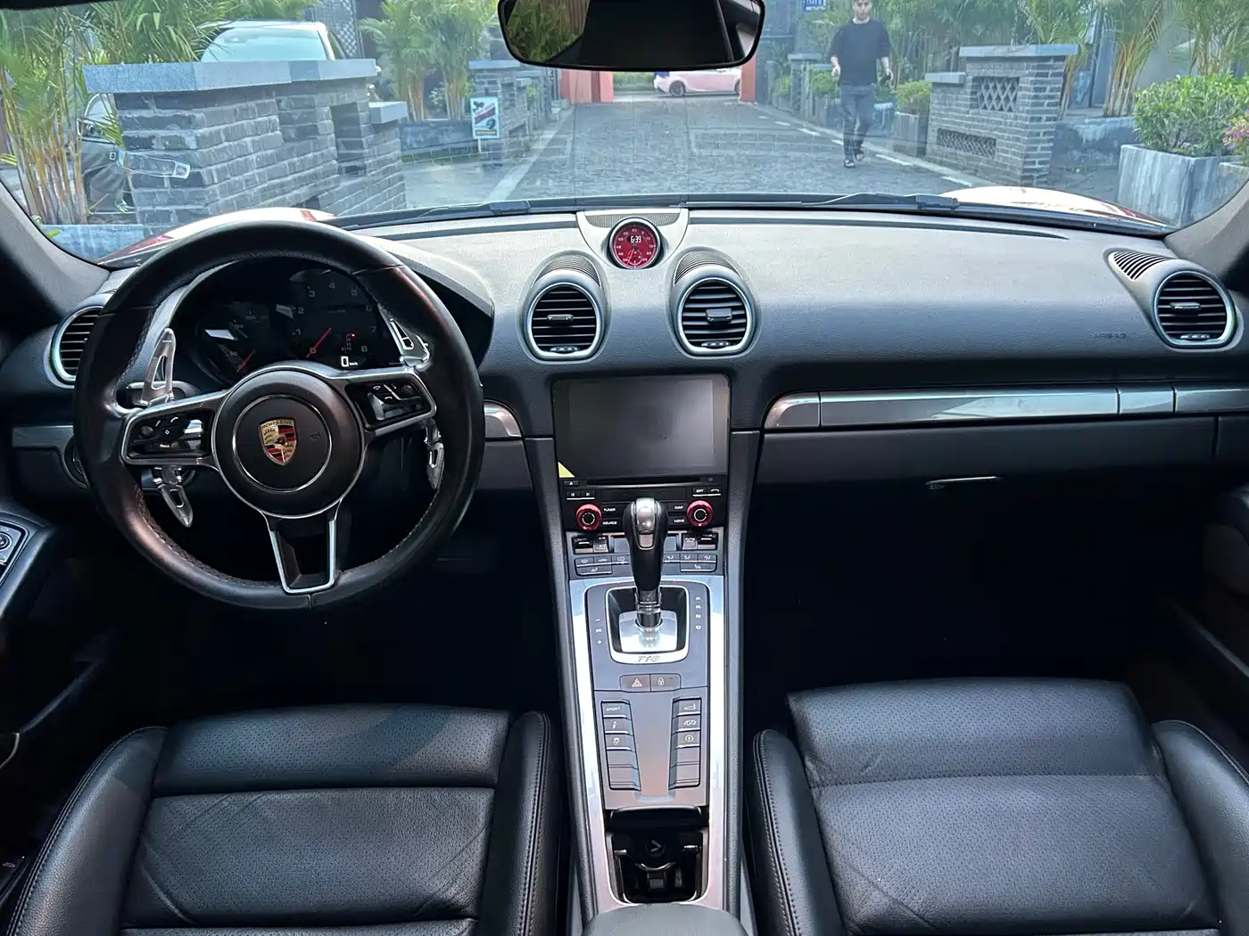Porsche 718 2018 Cayman 2.0T фото 5